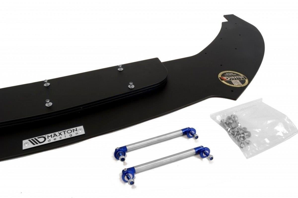 Front splitter til VW Scirocco R 2009-2013 med sølvskruer, blå stag og Maxton Design-logo.