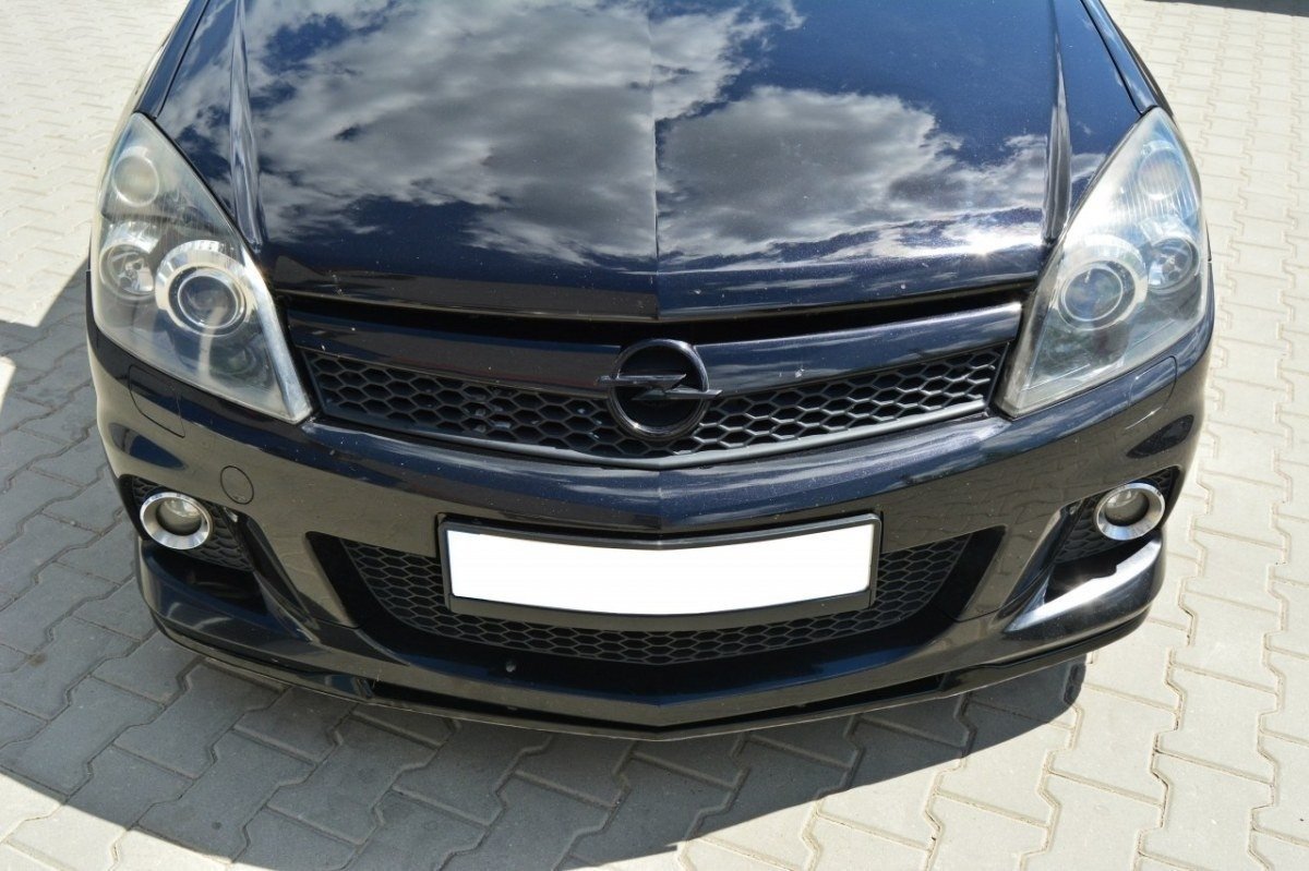 Frontleppe til Opel Astra H OPC VXR, sort finish med honningmønstret grill og doble frontlykter.