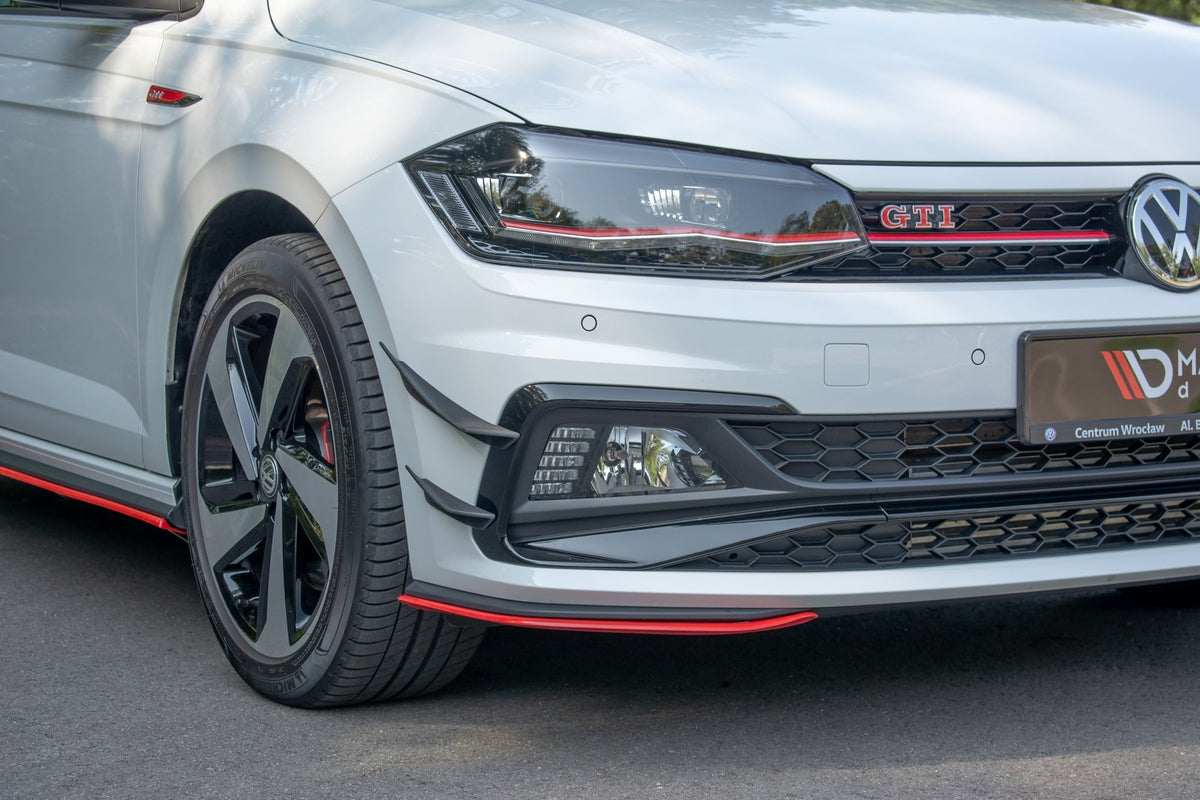Canards til VW Polo GTI MK6 i svart ABS-plast, vist forfra som par