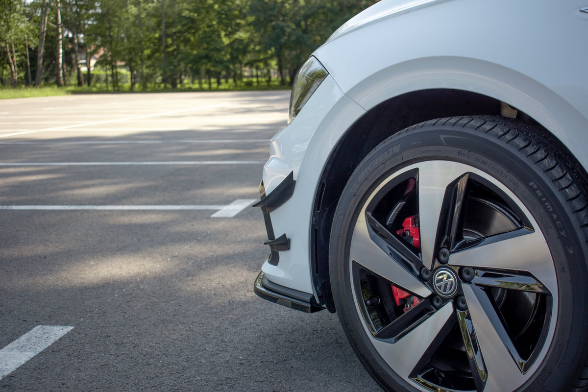 Maxton Design canards for Polo GTI MK6 sett fra skrå vinkel