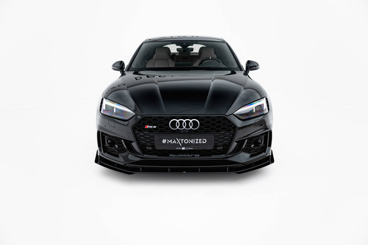Canards til Audi RS5 Coupe F5 i matt svart finish, nærbilde av overflaten
