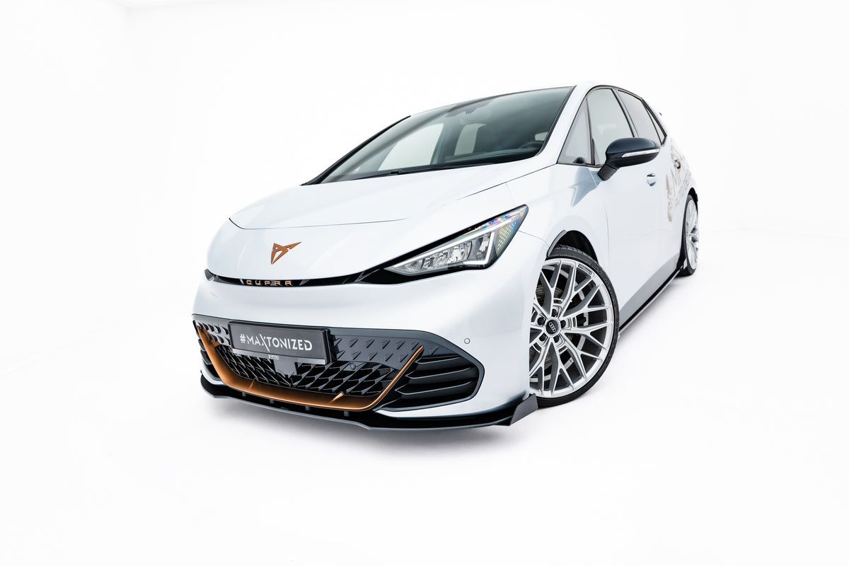 Detalj av 10 mm ABS-flaps montert på frontsplitter på Cupra Born Mk1