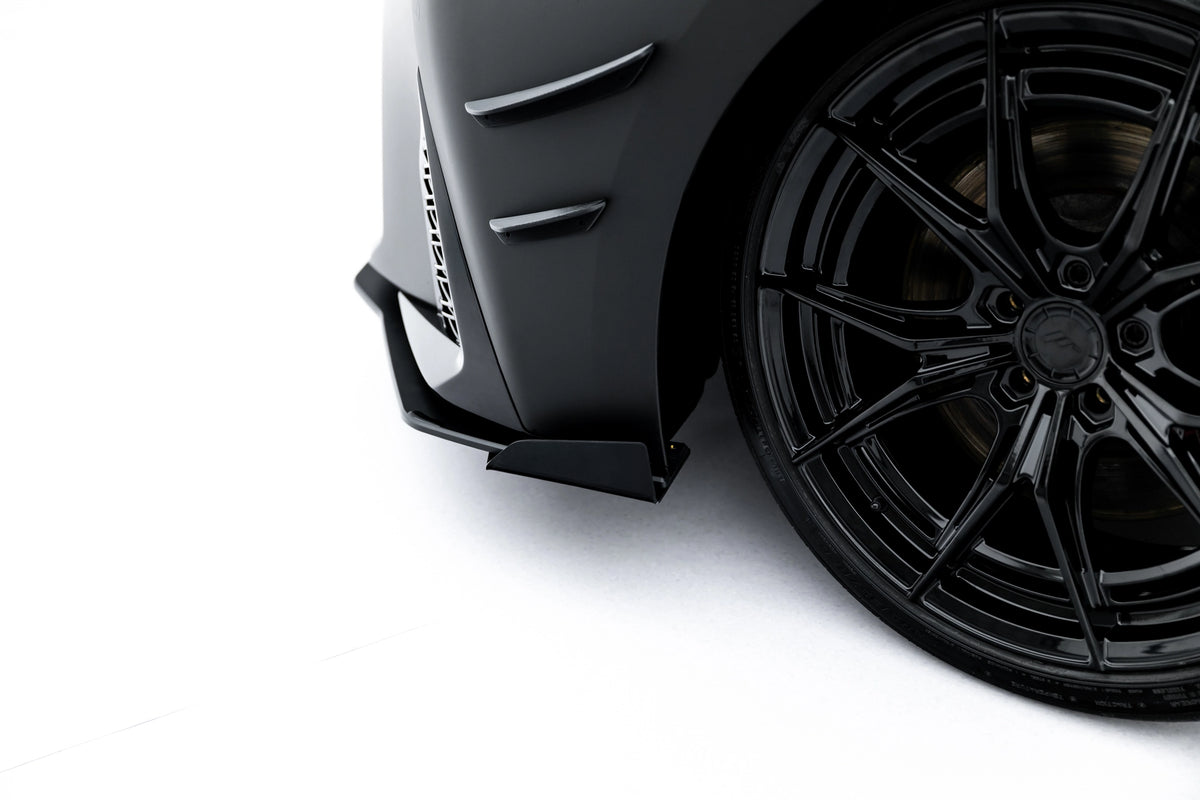Detalj av kantfinish på frontflaps til Lexus IS 500 XE30