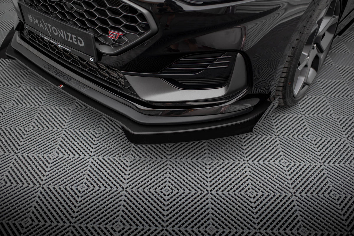 Canards til Ford Fiesta ST MK8 Facelift fra Maxton Design Street Pro, sett forfra