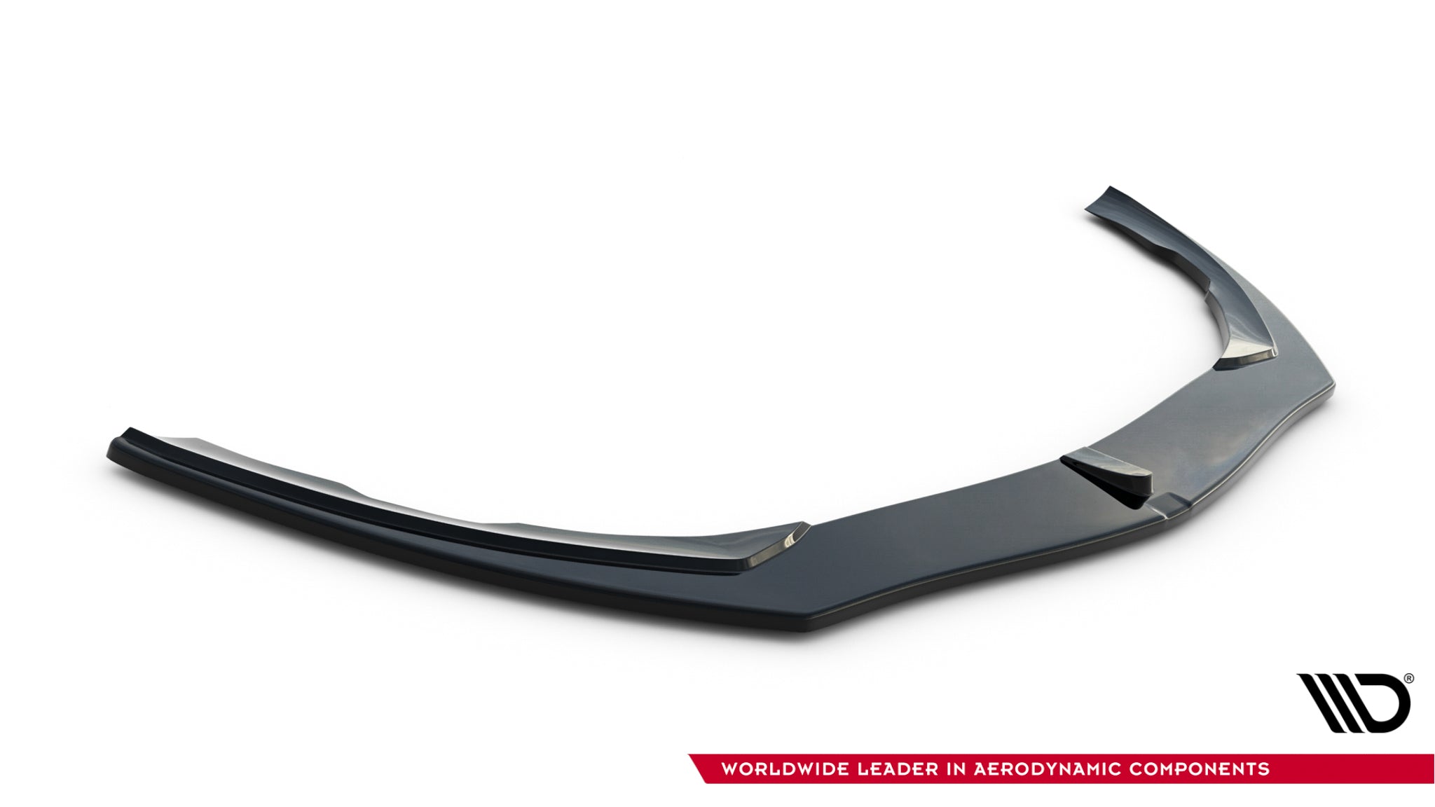 Front splitter Alfa Romeo Giulietta Zender, sort buet spoiler med markerte vinkler mot hvit bakgrunn.