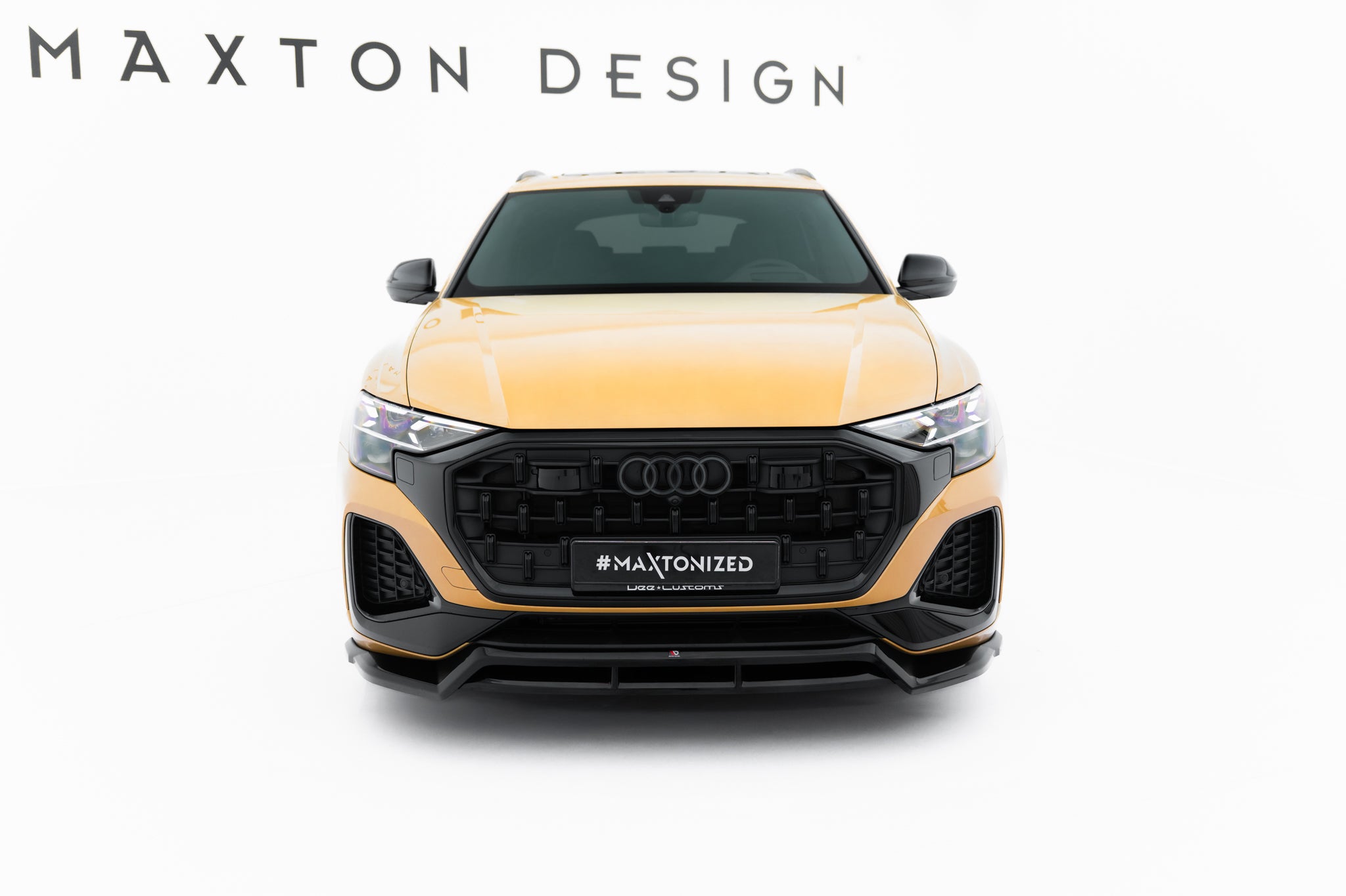 Frontleppe Audi Q8 MK1 Facelift med sort grill og sportslig frontfanger, fotografert rett forfra.