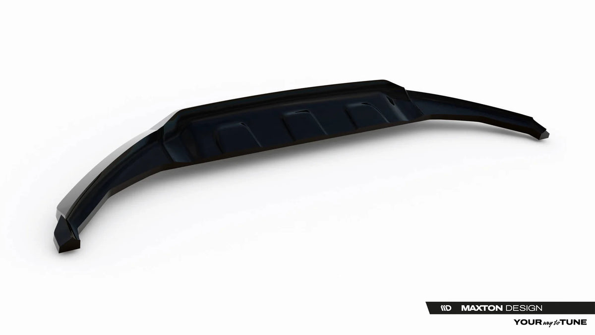 Nærbilde av blank sort overflate på frontsplitter til Jaguar F-Pace S