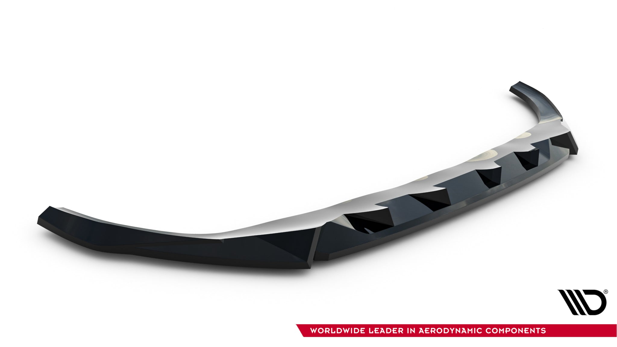 Front splitter for Kia Ev6 MK1 i blank sort plast med aerodynamiske detaljer, sett fra skrå vinkel.