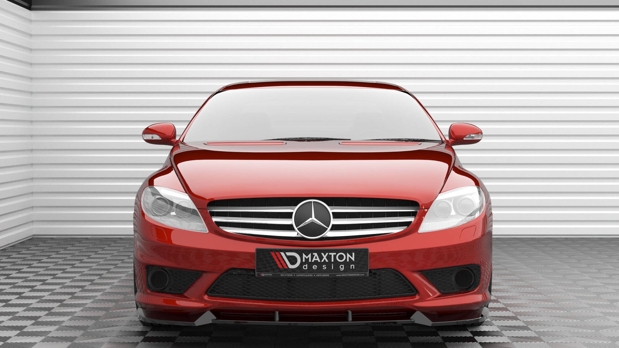Frontleppe til Mercedes CL 63 AMG C216 V.1 på rød bil med kromgrill og Maxton Design-logo.