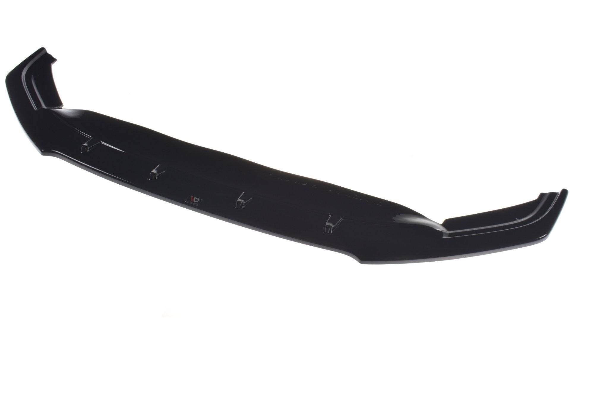 Frontspoiler VW Passat R-Line B8 V.1 i sort blank plast sett skrått ovenfra, markerte kanter.