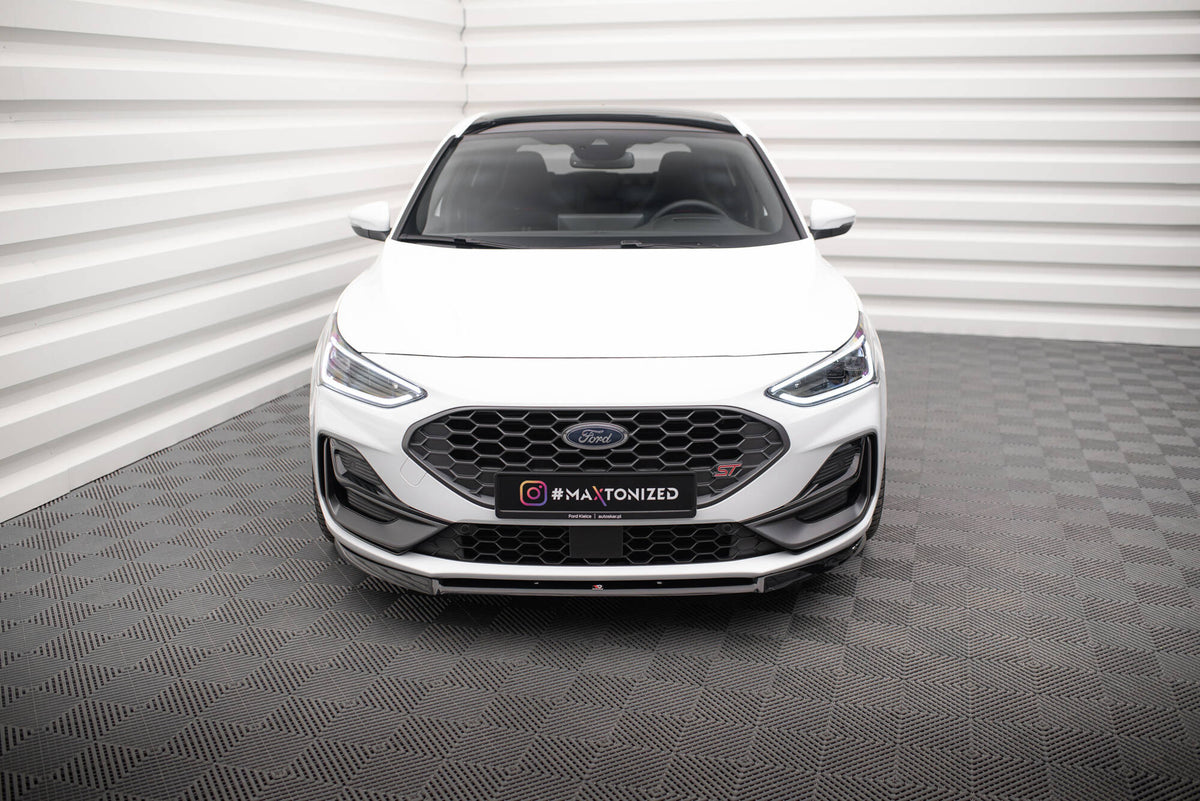 Maxton Design frontsplitter montert på Ford Focus ST-Line Mk4 Facelift