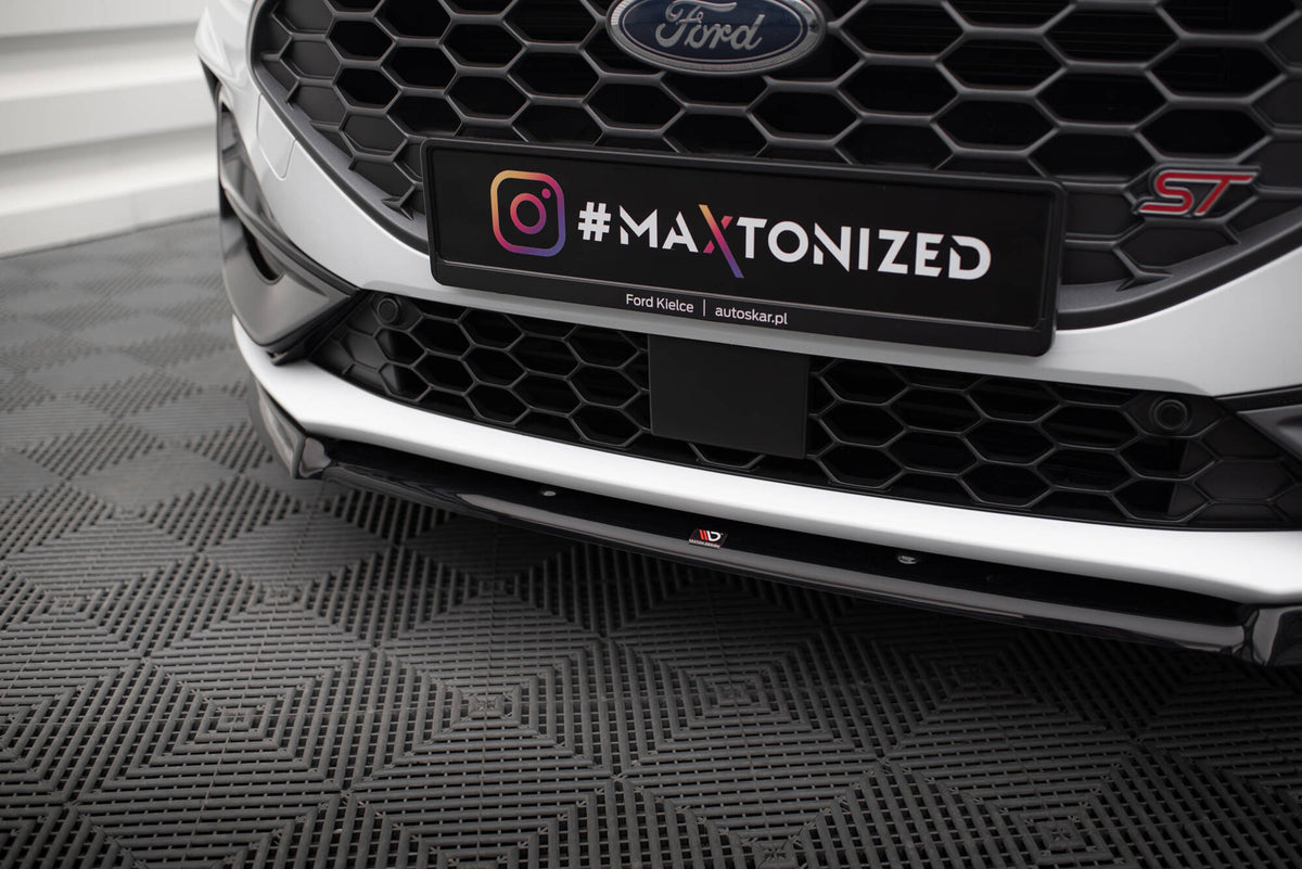 Blank sort frontsplitter til Ford Focus Mk4 Facelift sett forfra