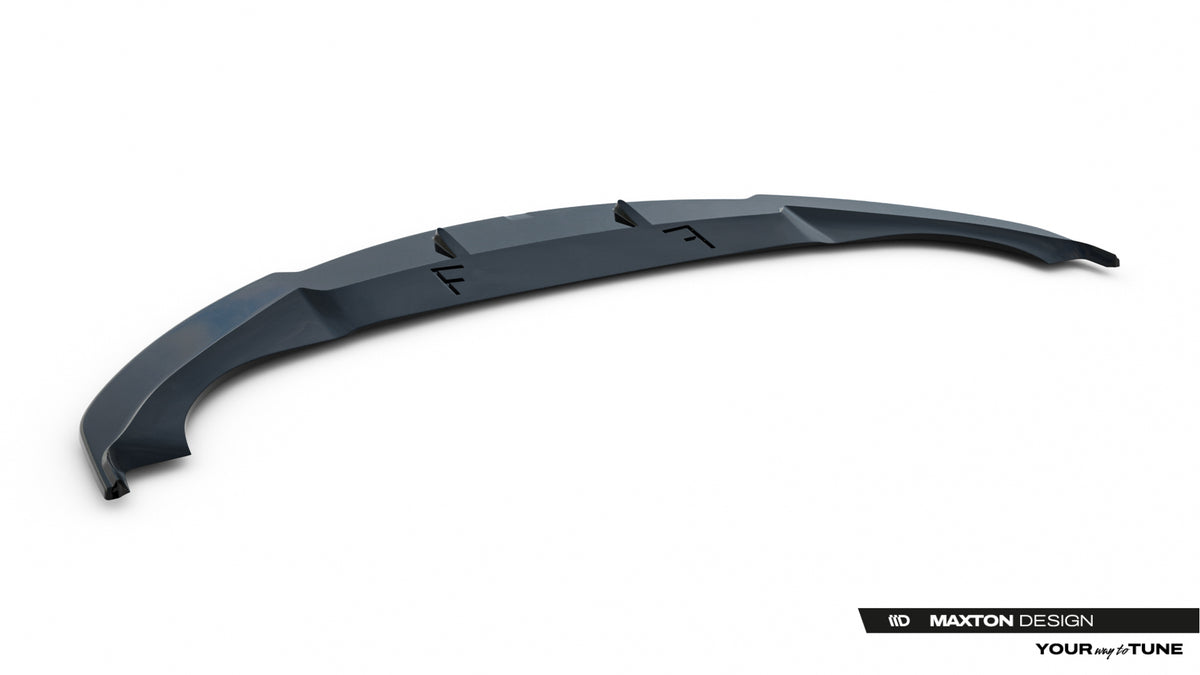 Tesla Model S Mk1 med montert frontsplitter i blank sort finish