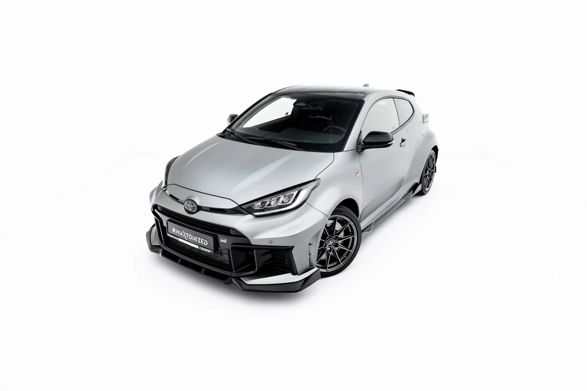 Frontsplitter montert på Toyota GR Yaris Mk4 Facelift sett forfra