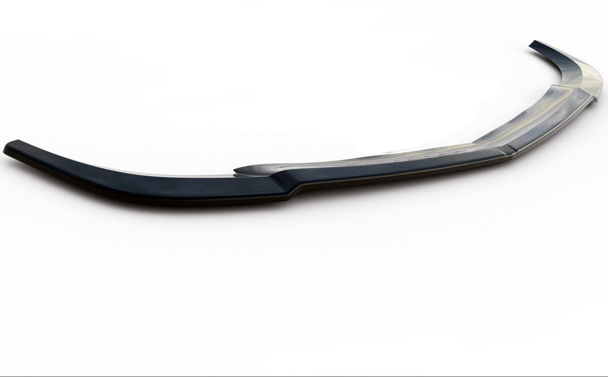 Frontspoiler Mercedes C204 W204 Facelift V.3 i svart med blank finish, monteringssett synlig bak på hvit bakgrunn.