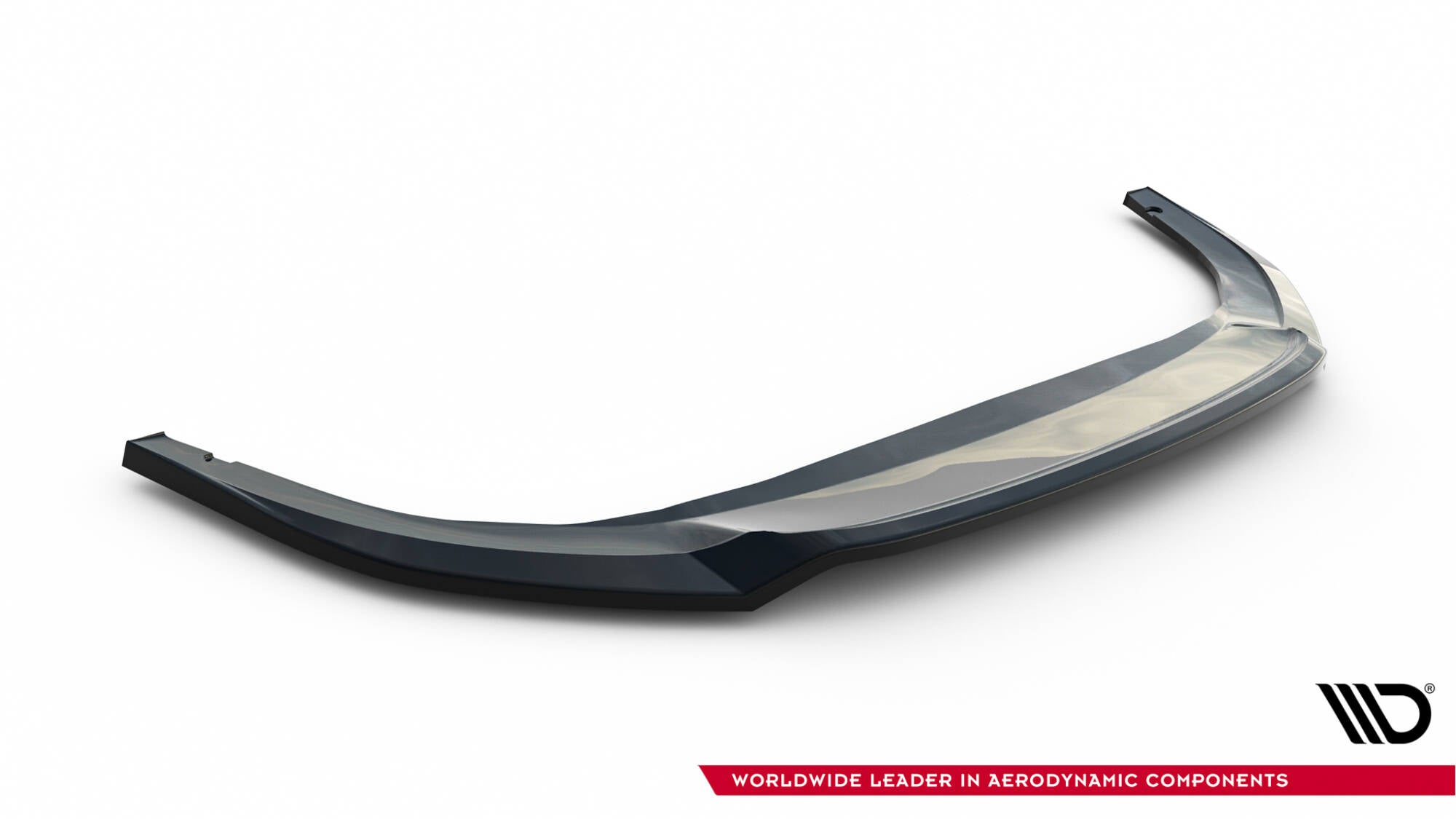 Front splitter til VW Golf GTI MK8 Facelift V.3 i sort, glanset plast med skarpe linjer, skrå vinkel.