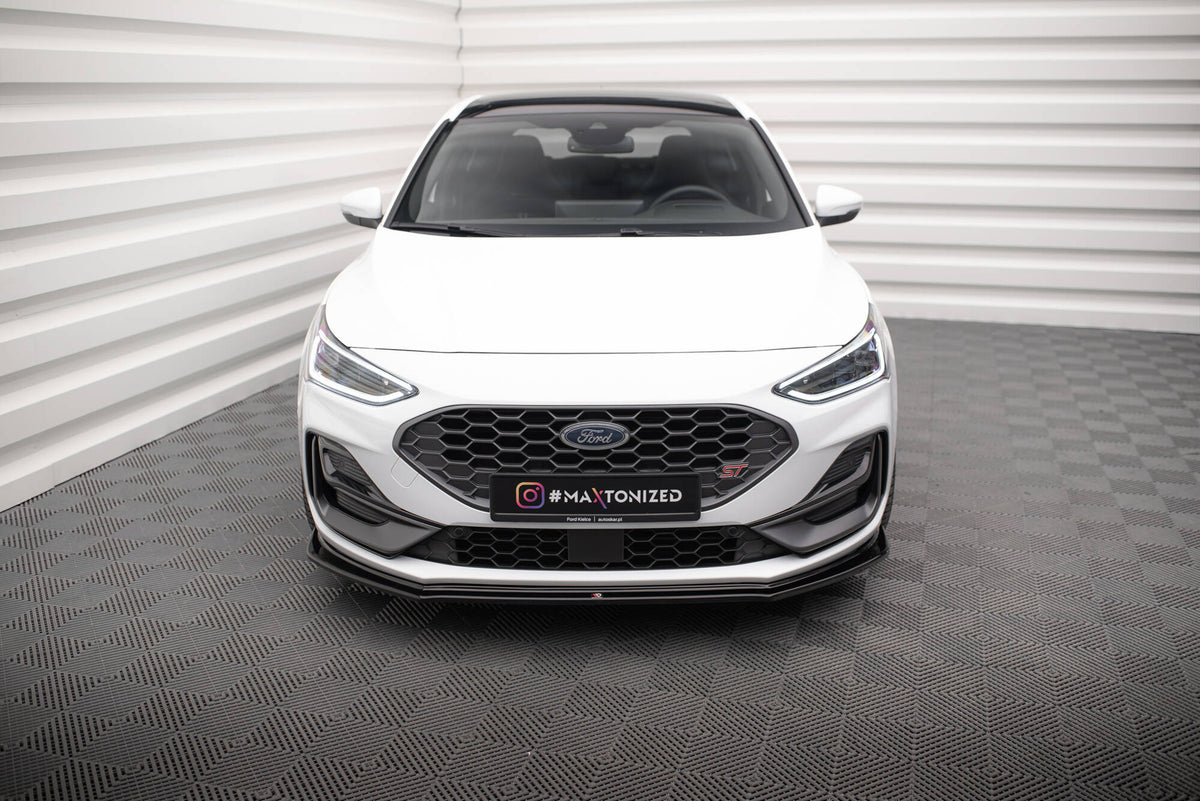 Maxton Design frontsplitter montert på Ford Focus ST-Line Mk4 Facelift