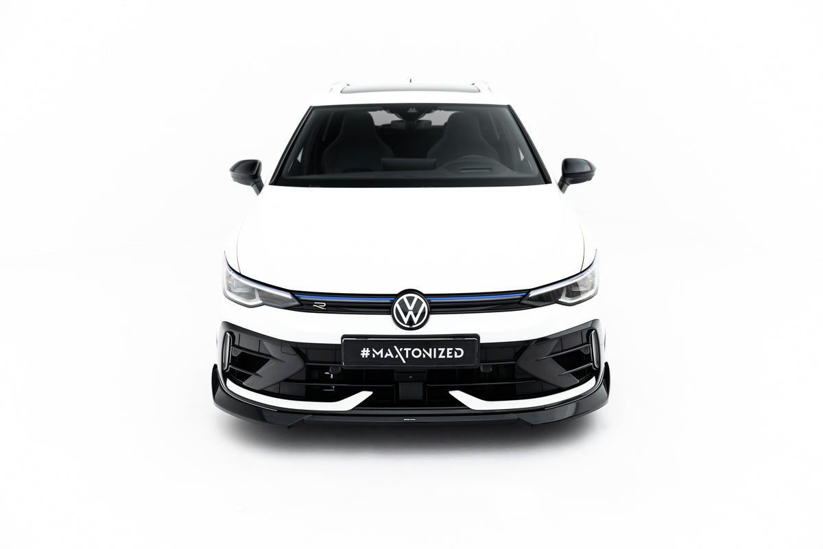 Blank sort frontsplitter montert på Volkswagen Golf R Variant Mk8