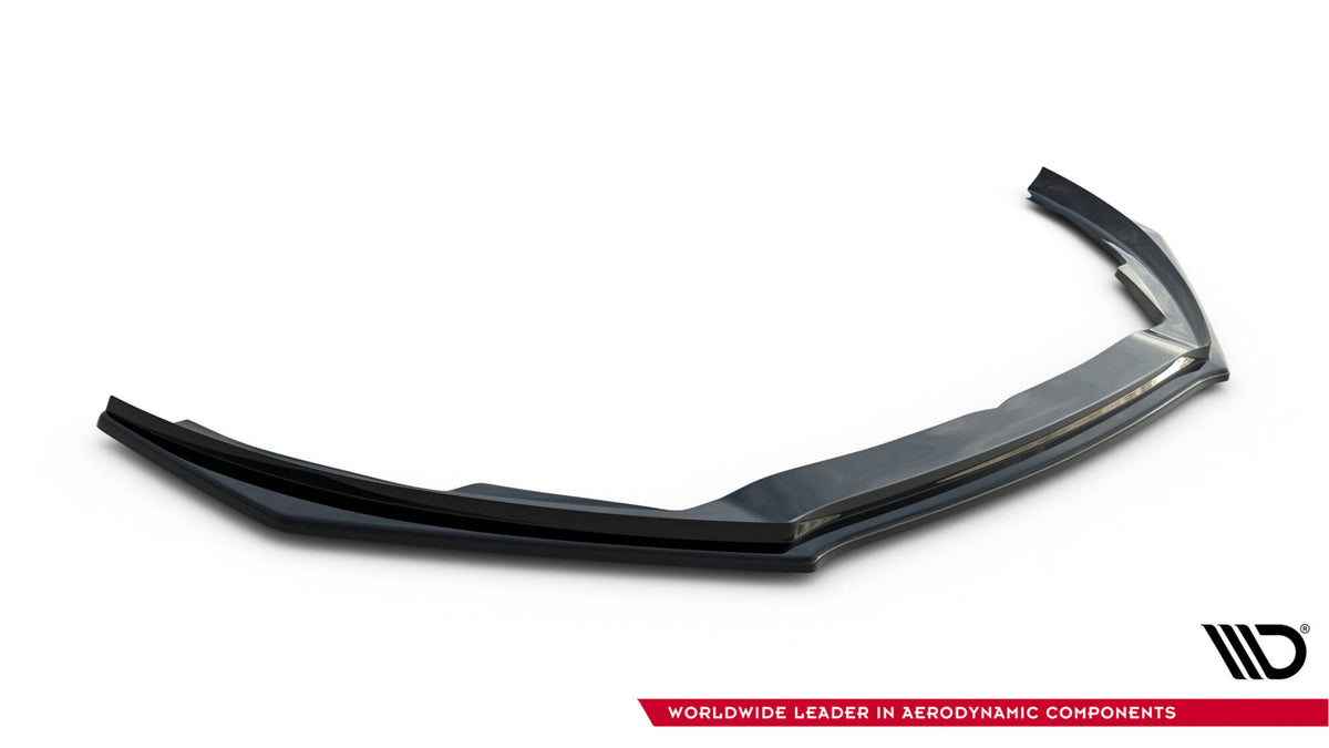 Nærbilde av frontsplitter i ABS til Ford Focus ST Mk4 Facelift
