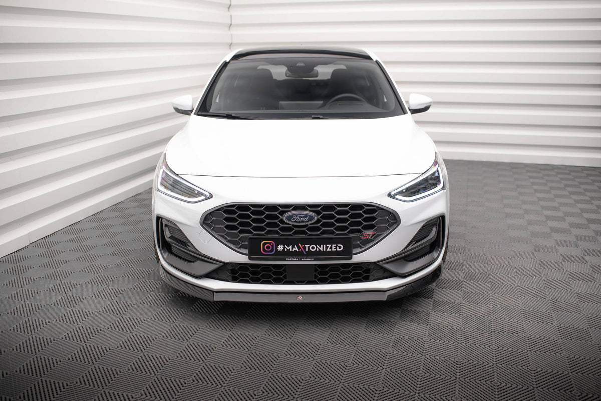 Frontsplitter Maxton Design montert på Ford Focus ST-Line Mk4 Facelift