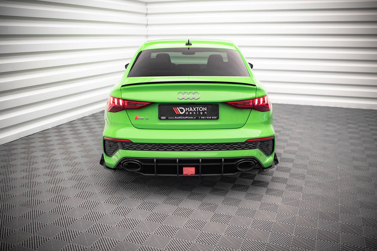 Nærbilde av tredje bremselys for Audi RS3 8Y med LED-teknologi og klart design