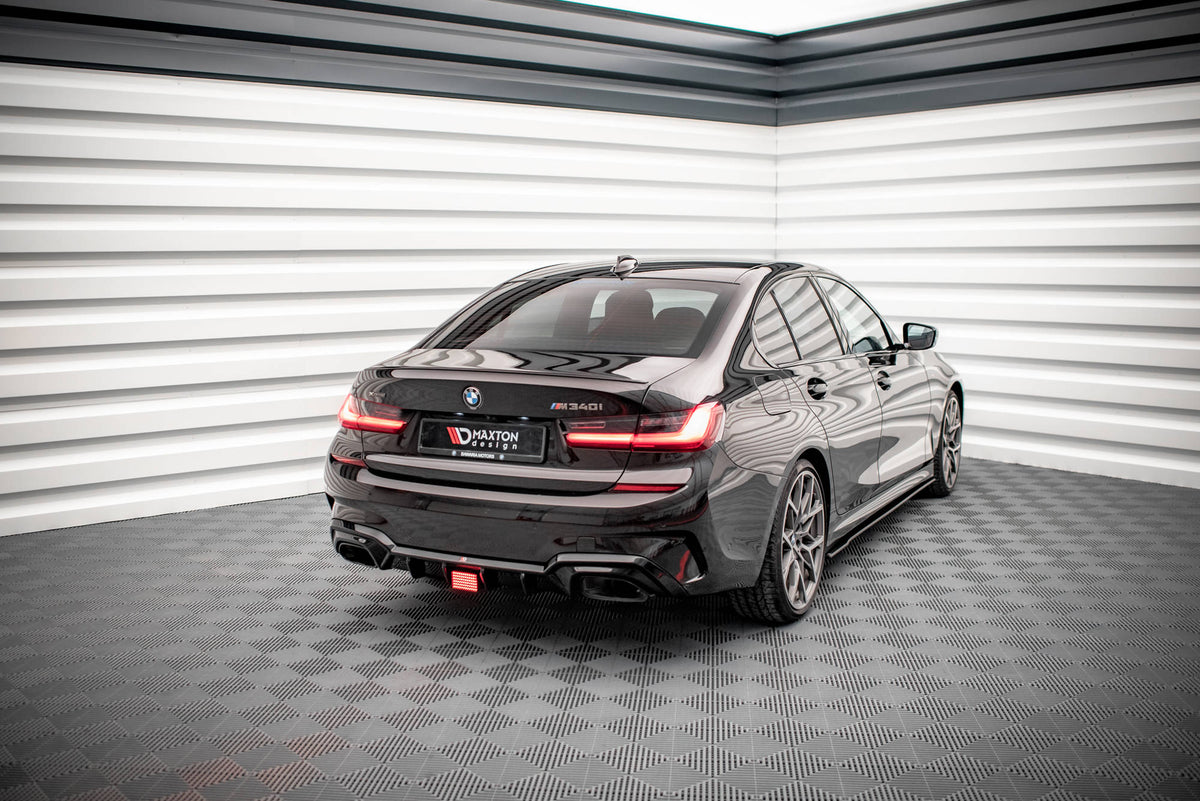 Bremselys til BMW 3 G21 M-Pakke vist fra skrå vinkel