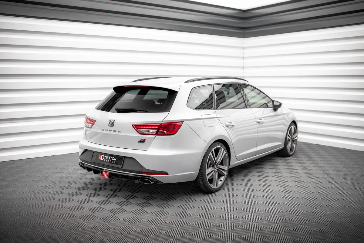 Monteringsbrakett og LED-bremselys for Seat Leon Cupra MK3 sett ovenfra