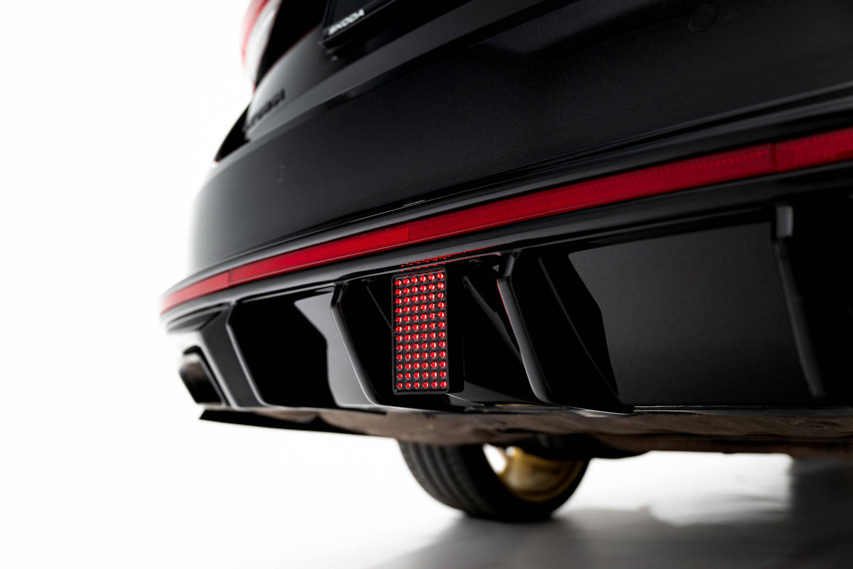 LED-bremselys med monteringsbrakett til Skoda Octavia RS Liftback