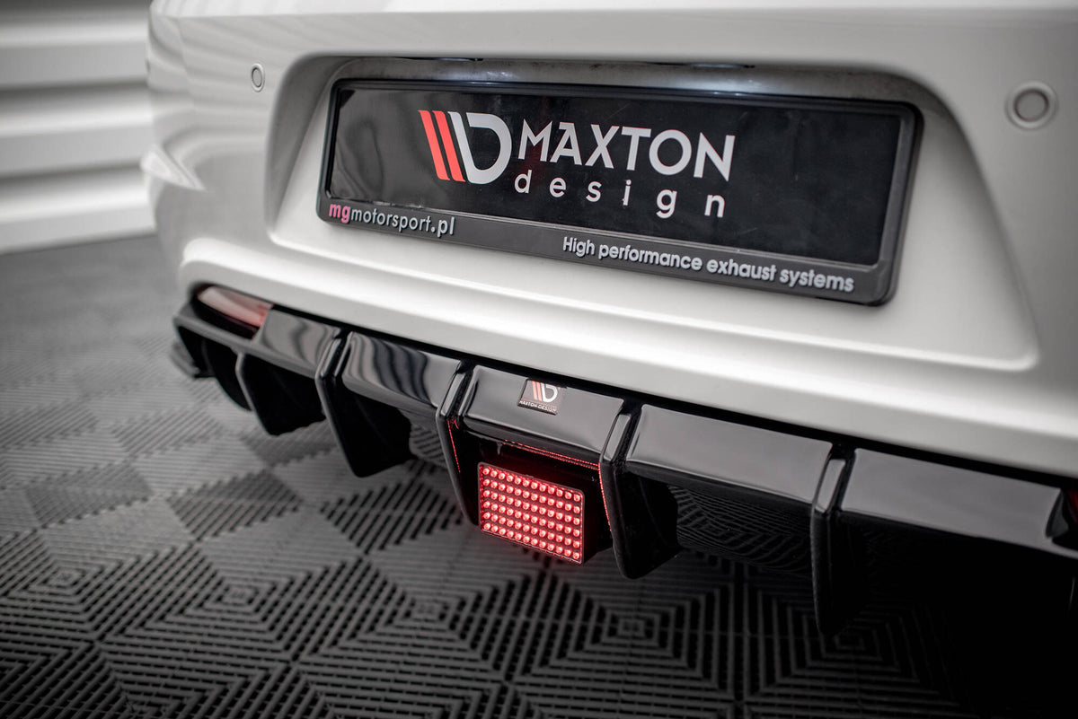 LED bremselys til VW Scirocco R Mk3 sett forfra med monteringsbrakett