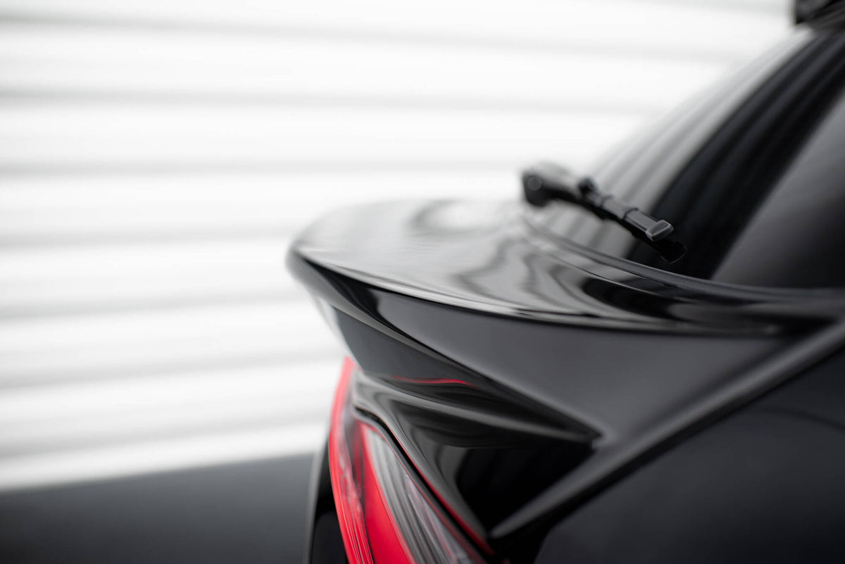 Nærbilde av 3D-design på spoilerforlengelse i ABS-plast til Porsche Macan GTS Mk1 Facelift 2