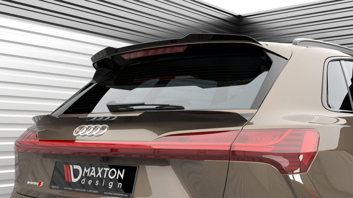 Spoilerforlenger montert på Audi e-Tron S-Line, skrå vinkel fra høyre side