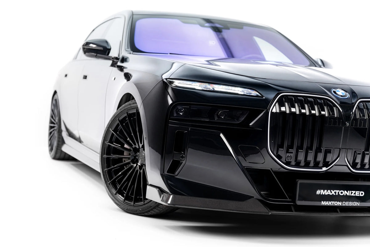 Frontsplitter BMW M760e xDrive G70 i prepreg-karbon sett fra siden