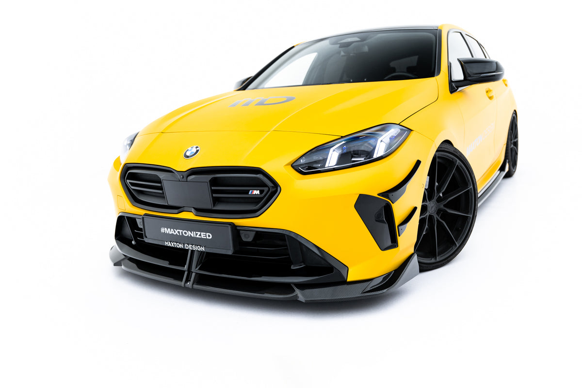 Frontsplitter i prepreg-karbon til BMW M135i F70 montert på frontstøtfanger