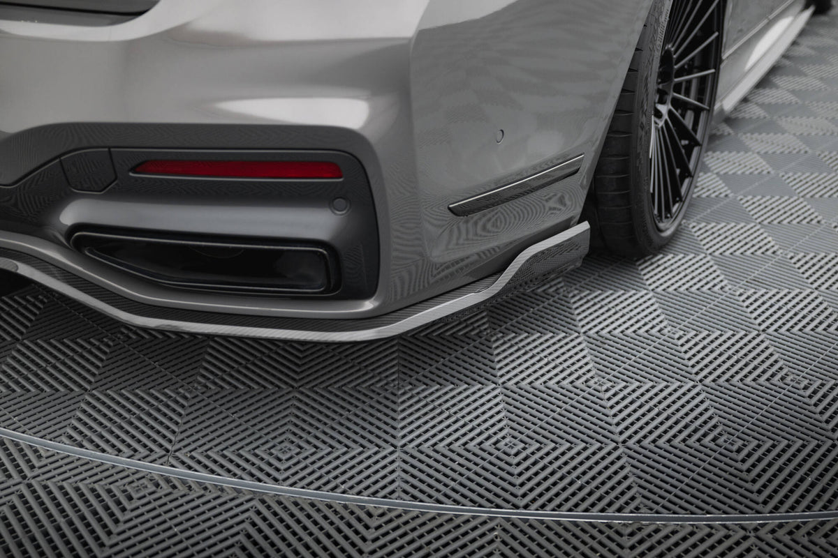 Baksplitter montert på bakfanger på BMW 7-serie G12 Facelift M-Pakke