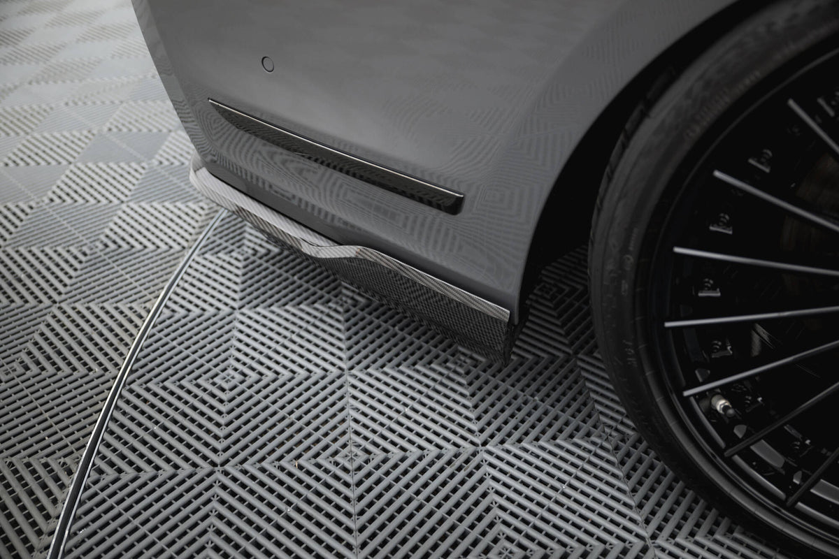 Baksplitter til BMW 7-serie M-Pakke i blank prepreg-karbon fra Maxton Design