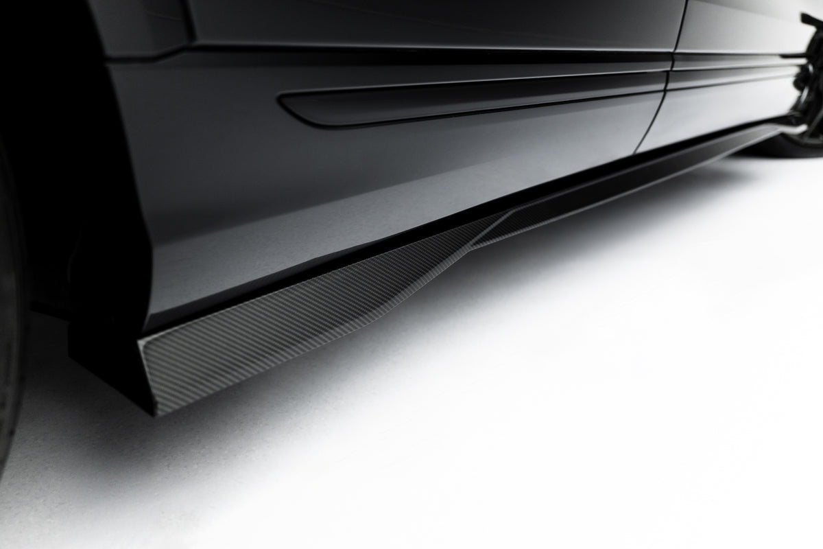 Carbon Uniform Shape-overflate på sideskjørt til Audi Q8 S-Line Mk1 Facelift