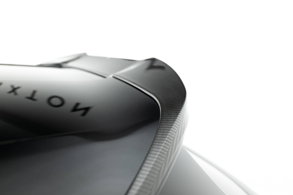 Detalj av karbonvev på hekkspoiler til BMW F70