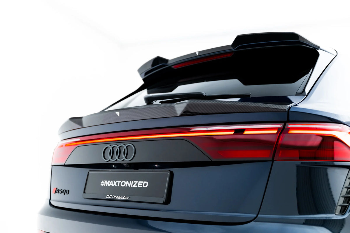 Hekkspoiler i prepreg karbonfiber til Audi RSQ8 Mk1 Facelift montert på bakluken