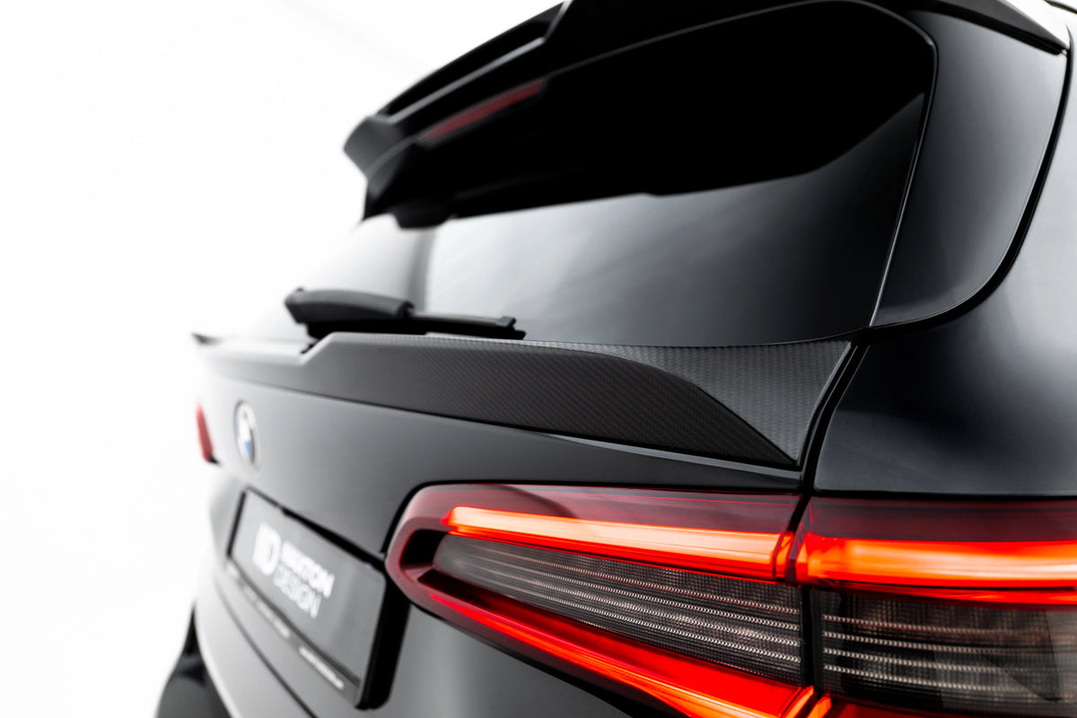 Nedre hekkspoiler i prepreg karbonfiber montert på BMW X5 G05