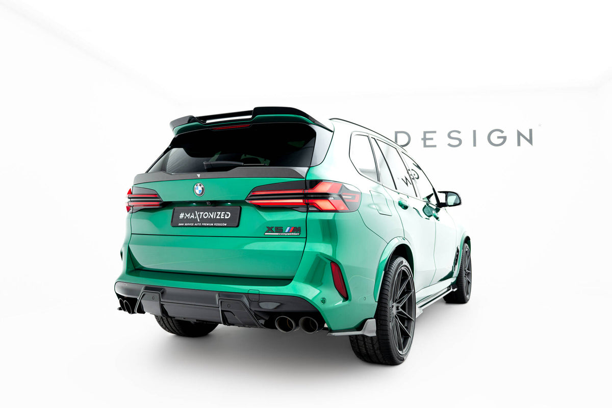 Nærbilde av karbonmønster på hekkspoiler til BMW X5 M-Pack G05 Facelift