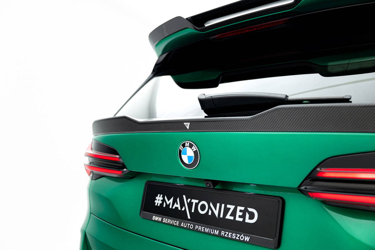 Detaljbilde av 3M-tape på hekkspoiler til BMW X5 M F95 Facelift