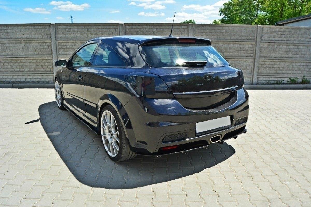 Bakdiffusor fra Maxton Design til Opel Astra H OPC/VXR sett ovenfra