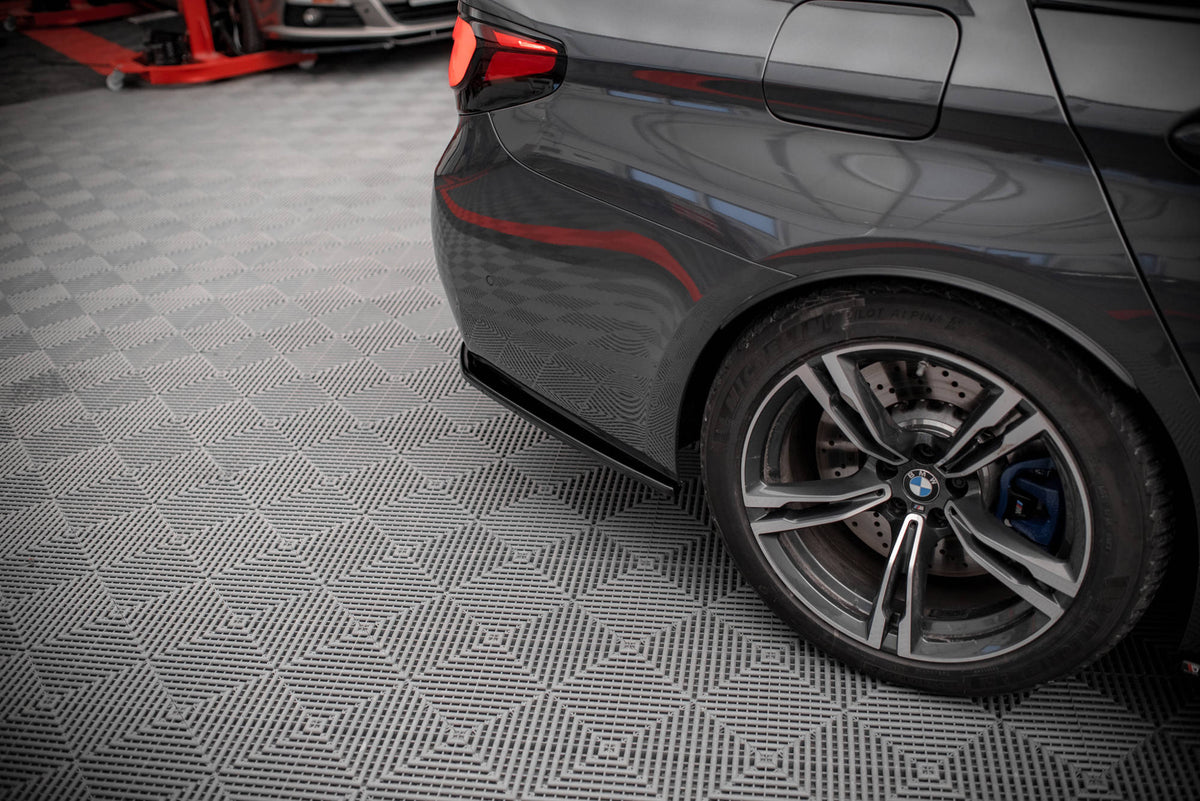 Sideflaps Bak BMW M5 F90 – nærbilde detalj