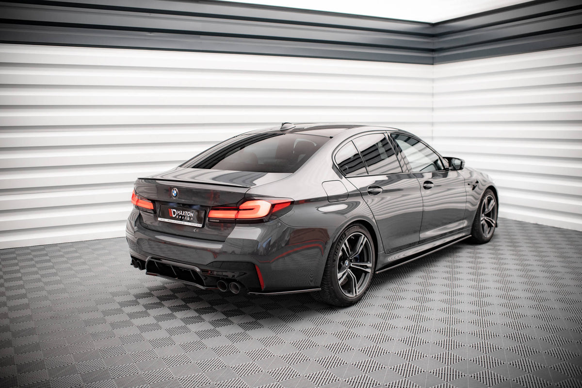 Sideflaps Bak BMW M5 F90 – montert på bil