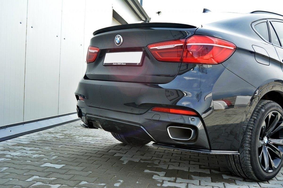 Sideflaps bak montert på BMW X6 F16 M-Pakke, skrå vinkel bakfra