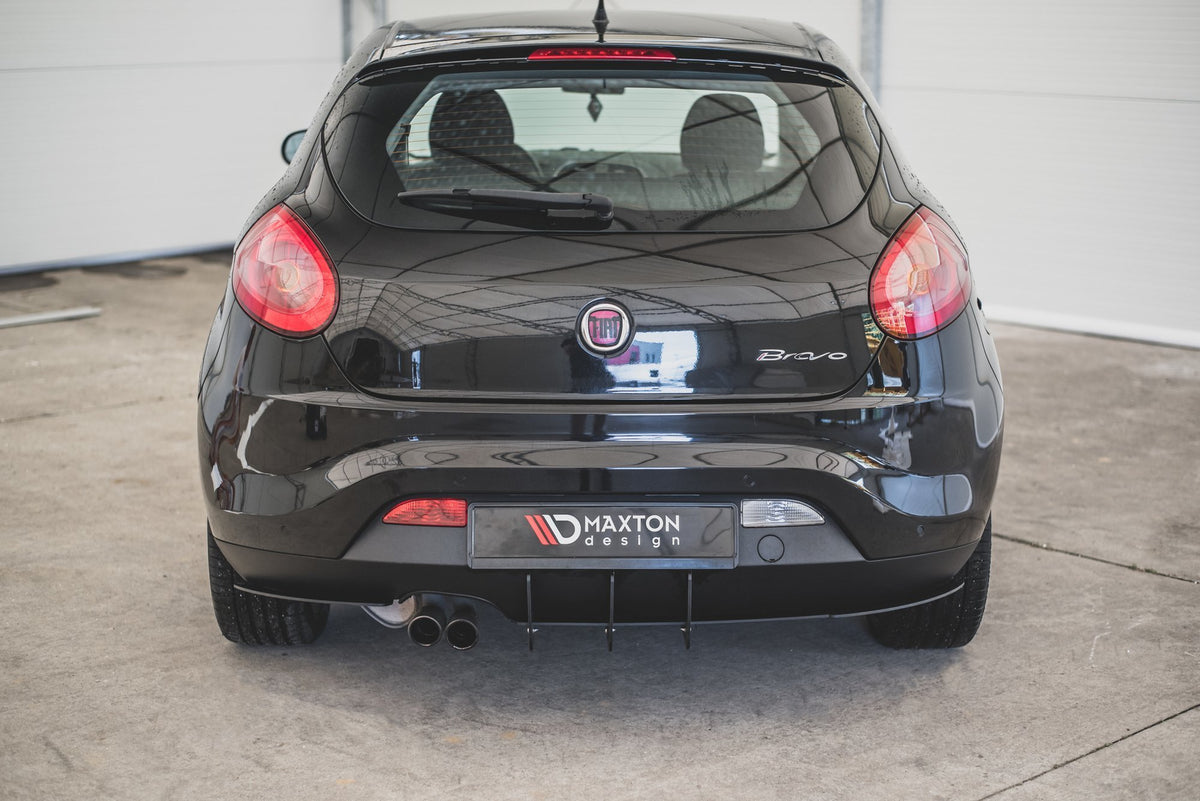 Maxton Design diffuser for Fiat Bravo MK2 Sport vist fra skrå vinkel