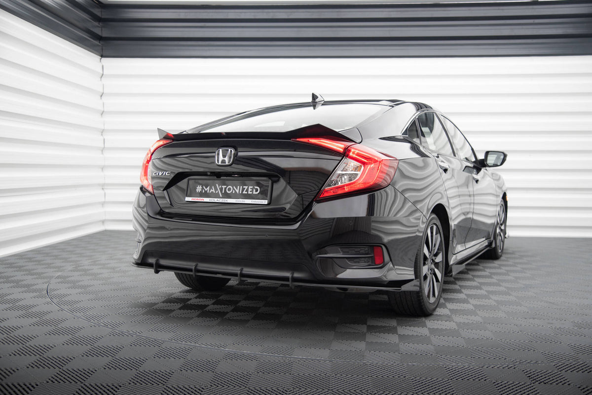 Street Pro bakre sideutvidelser for Honda Civic MK10, skrå vinkel