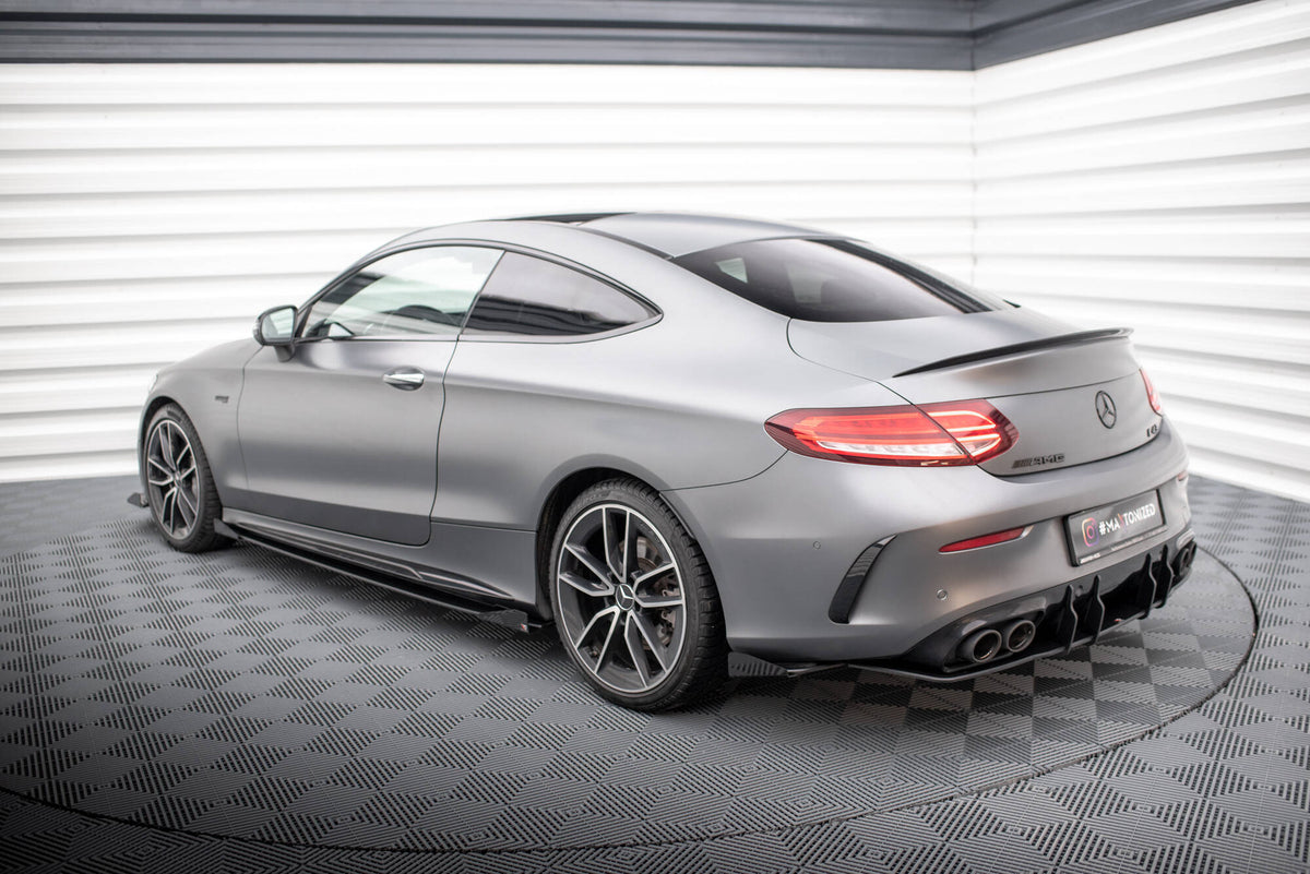 Bakre sideflap for Mercedes C43 Cabrio A205 i nærbilde, Street Pro ABS-plast