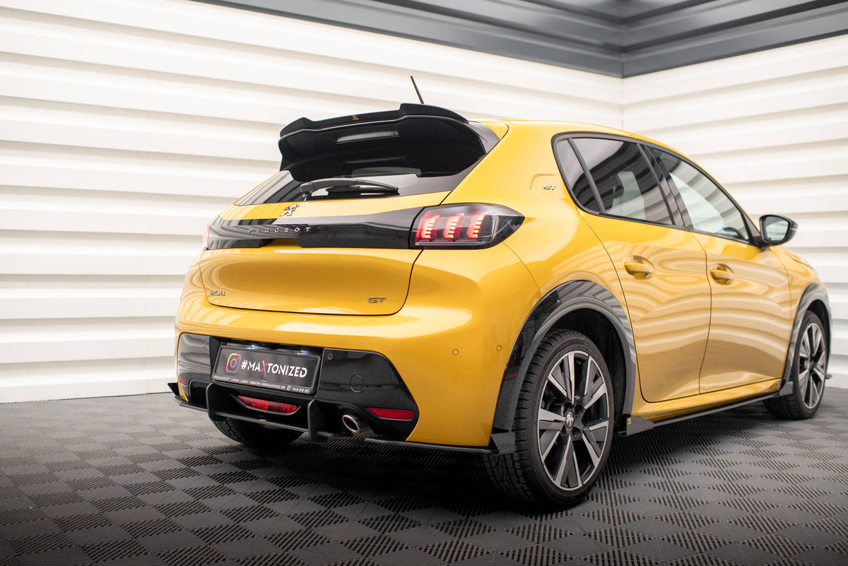 Street Pro sideflap montert på bakre diffuser, Peugeot 208 GT Mk2, skrå vinkel