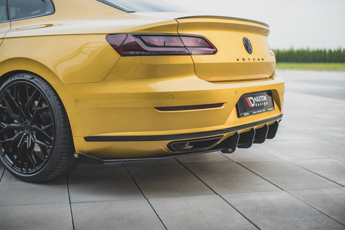 Nærbilde av bakre sideflap i Racing Durability ABS-plast for Arteon R-Line